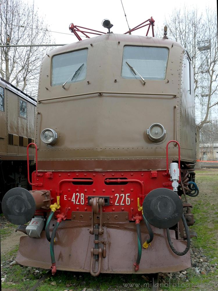 Milano - Frontale di un locomotore elettrico storico